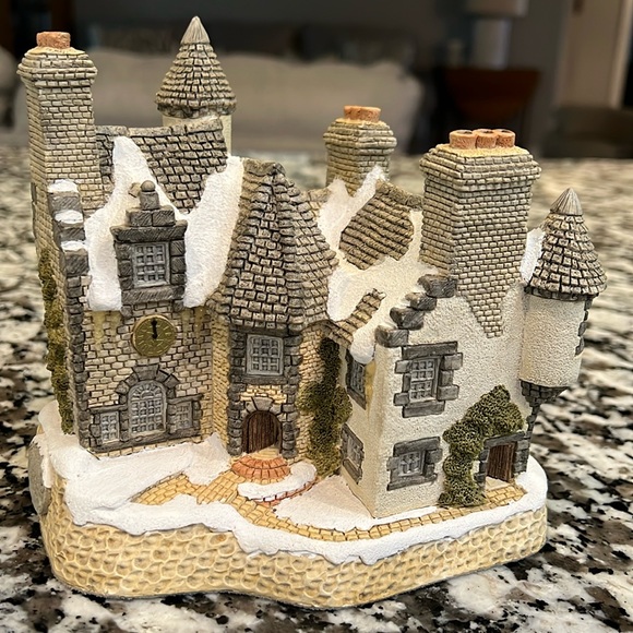 David Winter Cottages Christmas in Scotland and Hogmanay Christmas 1988 SIGNED! - Picture 2 of 11